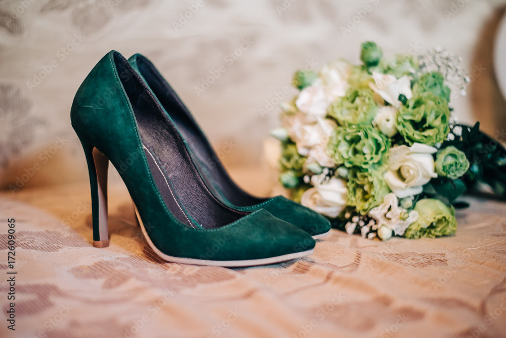 Naklejka premium green shoes