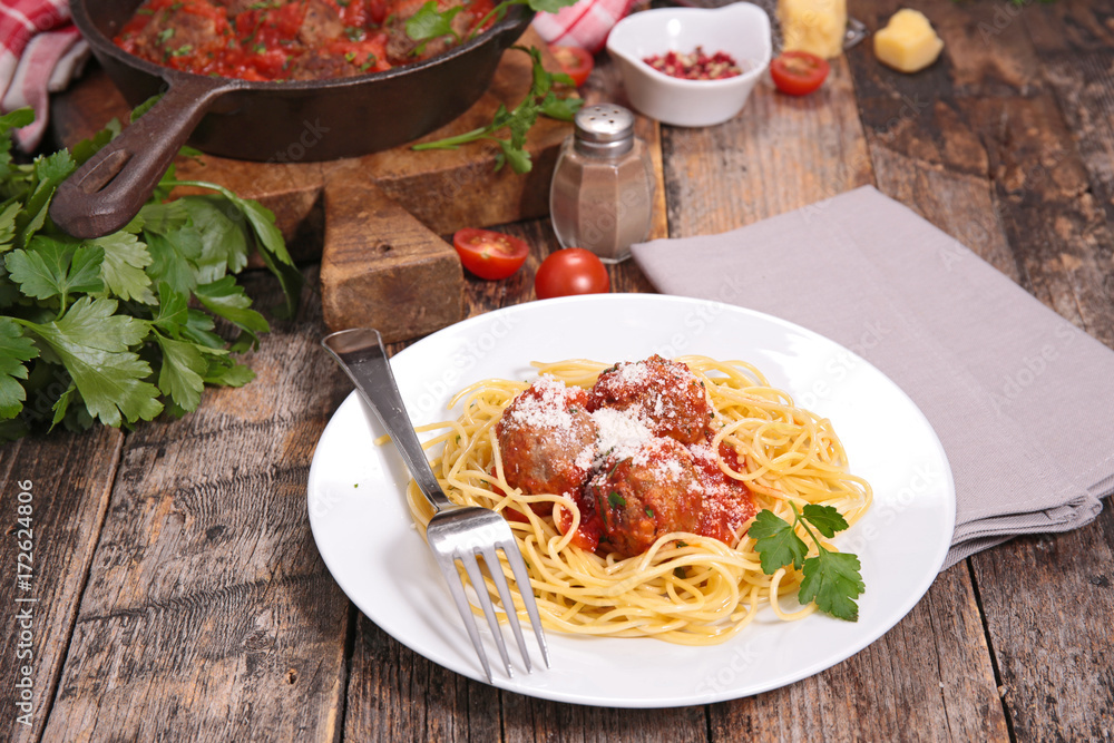 spaghetti with meatball and parmesan spaghetti with meatball and parmesan
