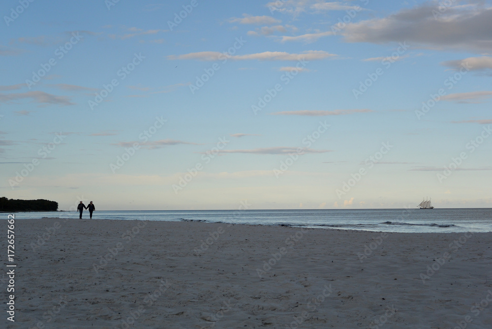 Strandspaziergang an der Ostsee