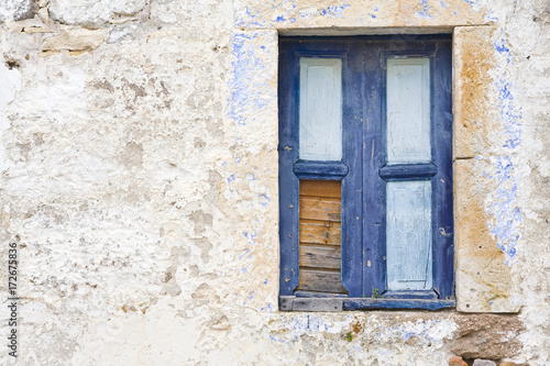 old scrapped window © Wojtek