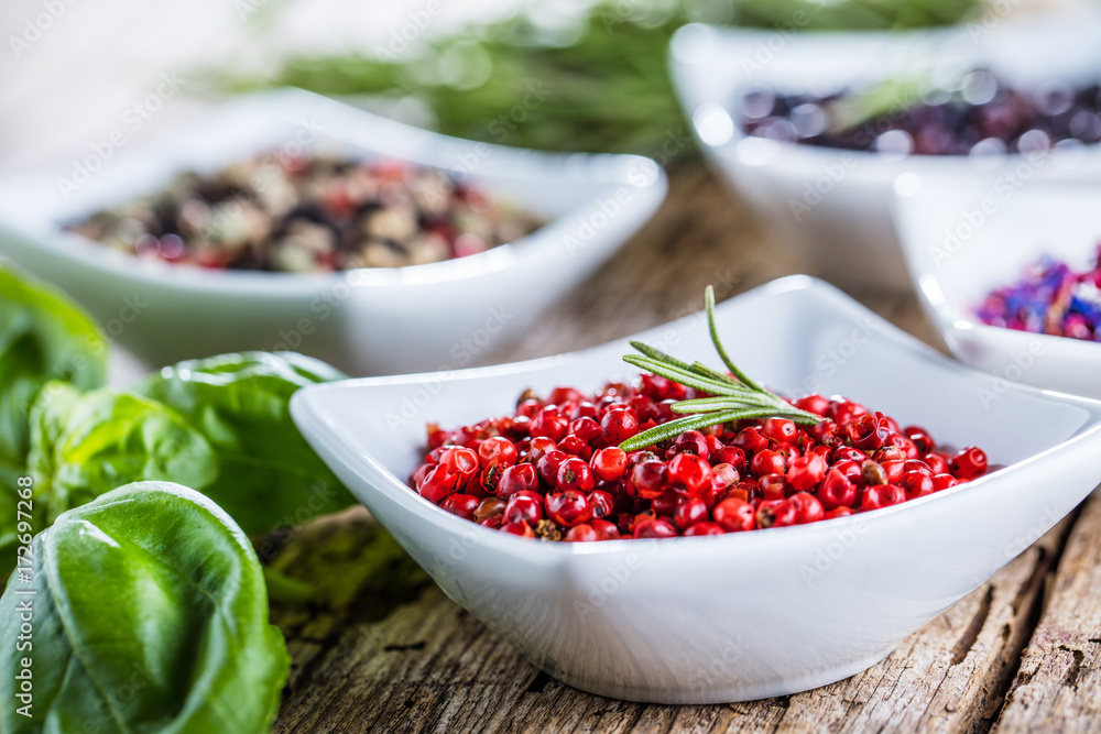 Frische Gewürze für feine Küche Frische Gewürze für feine Küche
