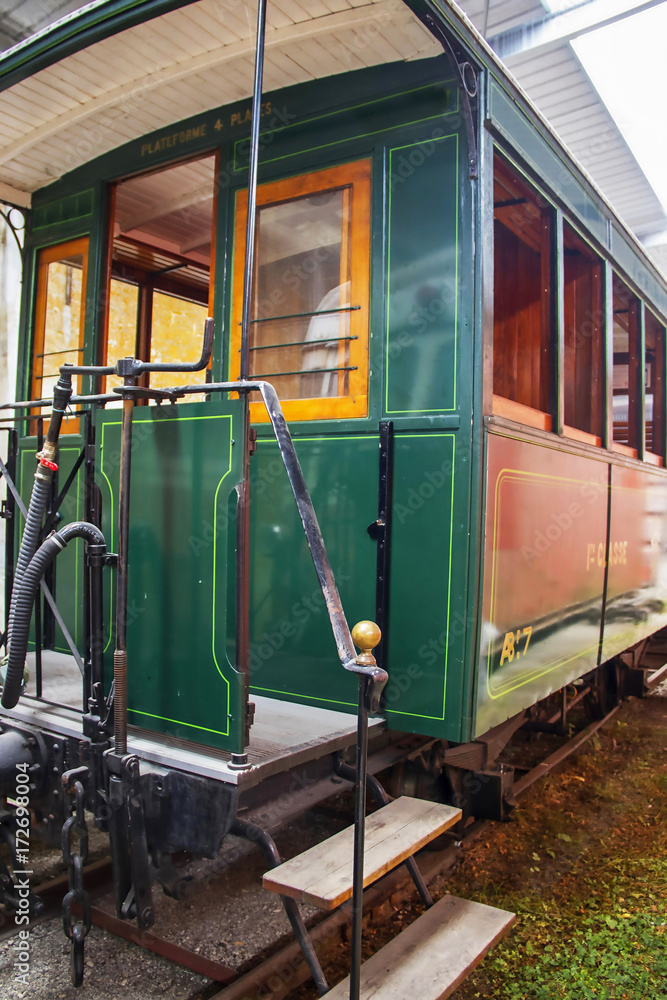 4) Schwebebahn Stube Voiture Voyageurs Sans Moteur Train Suspendu