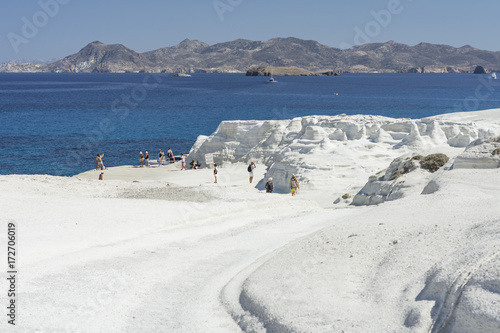 La scogliera di Sarakiniko a Milos  arcipelago delle isole Cicladi GR 