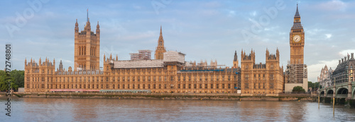 Canvas Print Panoramic view of Palace of Westminster in the morning