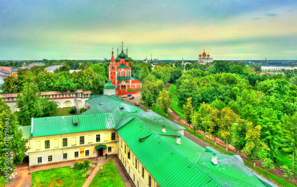 Fototapeta premium Spaso-Preobrazhensky or Transfiguration Monastery in Yaroslavl, Russia