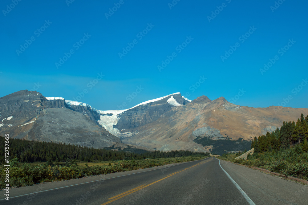 Naklejka premium Scenic view of the Canadian Rockies at Banff National Park