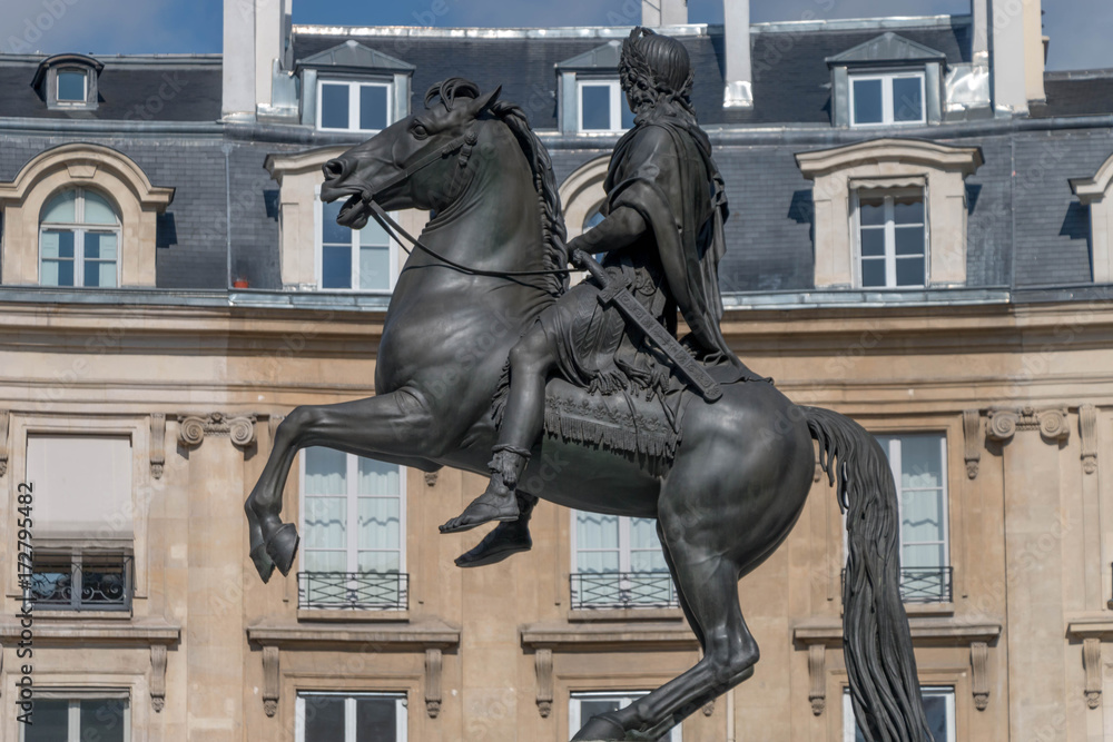 Obraz premium statue cheval