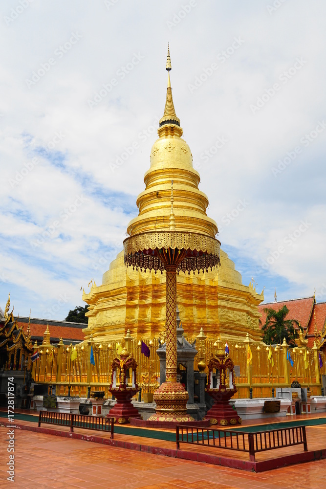 Fototapeta premium Wat Phra That Hariphunchai