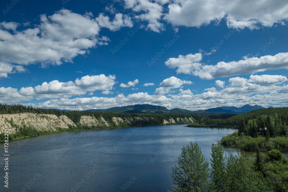 Landschaft am Alaska Highway kurz vor Whitehorse, Yukon, Kanada Landschaft am Alaska Highway kurz vor Whitehorse, Yukon, Kanada