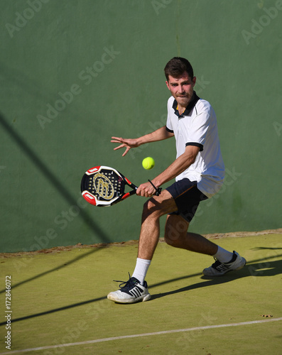 JUGADOR DE PADEL