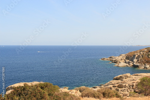 Panoramablick - Küste von Korsika im Sommer