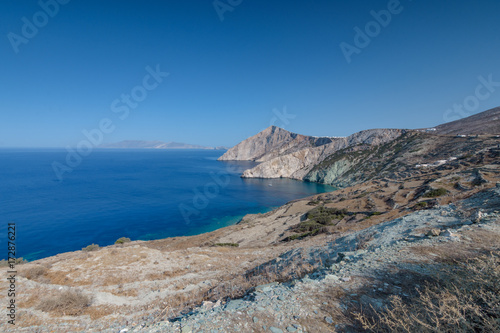 Vista panoramica sulle coste dell'isola di Folegandros, arcipelago delle isole Cicladi GR