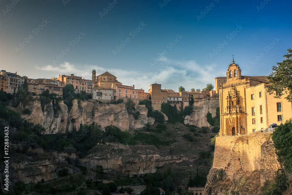 Cuenca - El parador y casas colgantes