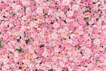 Poster Rozen Roze bloemen dromerige achtergrond  © tanatat