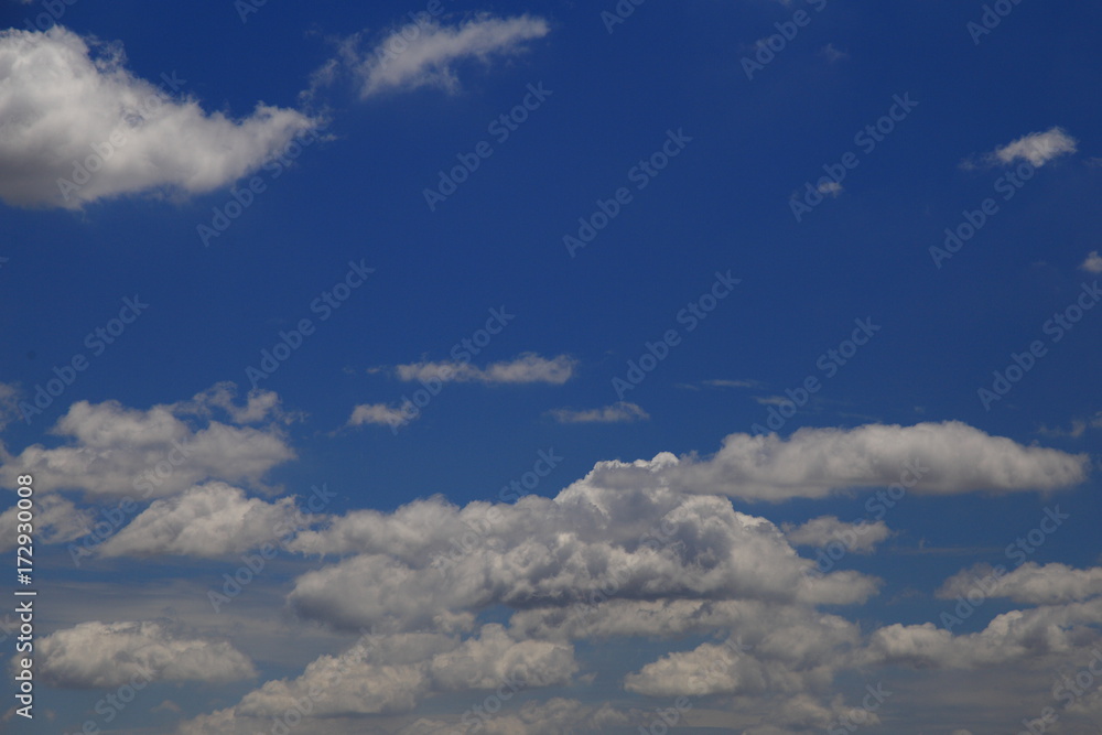 Obraz premium Many small cloud on blue sky