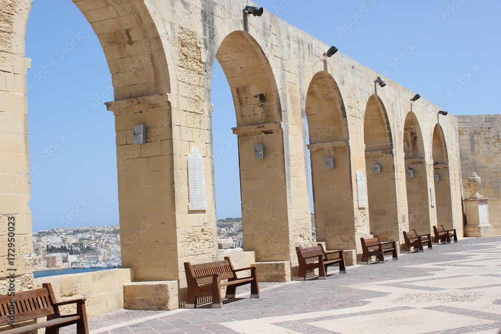 Malta: die berühmten Arkaden über Grand Harbour in Valletta