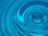 Cerchi nell'acqua azzurra decentrati generati da piccole gocce d'acqua per sfondo astratto