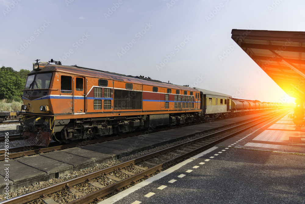 Naklejka premium Przemysł kolejowy w mieście Zmierzchu