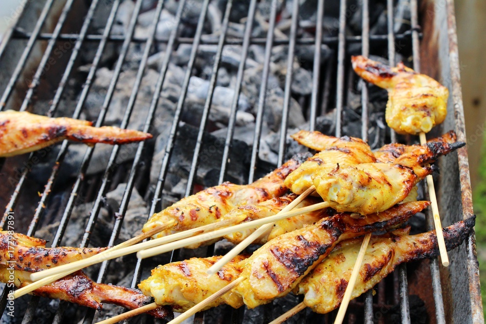 Grilled chicken wings is delicious on stove