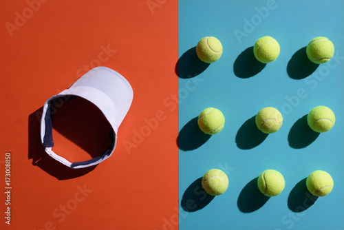 Obraz na płótnie tennis visor and balls
