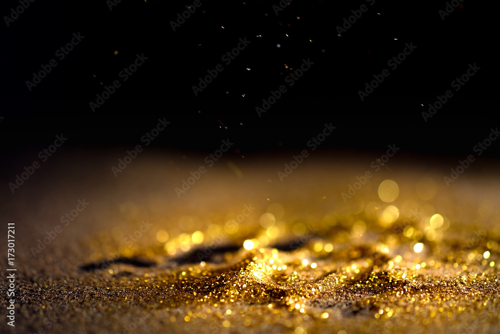 Vàng: Hình ảnh của những viên vàng lấp lánh sẽ làm cho bạn mê mẩn không ngừng. Được tạo nên từ những quá trình trái đất hóa học đầy tính thần kỳ, những viên vàng sẽ khiến bạn cảm nhận được sức mạnh đích thực.