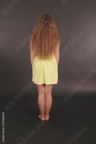 Φωτογραφία Rear view of modern young girl, standing