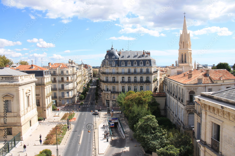 Vue panoramique sur Montpellier depuis l'arc de triomphe, France