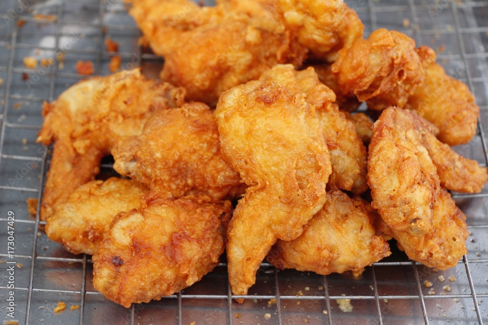 Fried chicken is delicious in the market Fried chicken is delicious in the market