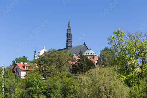 Katedra na wzgórzu