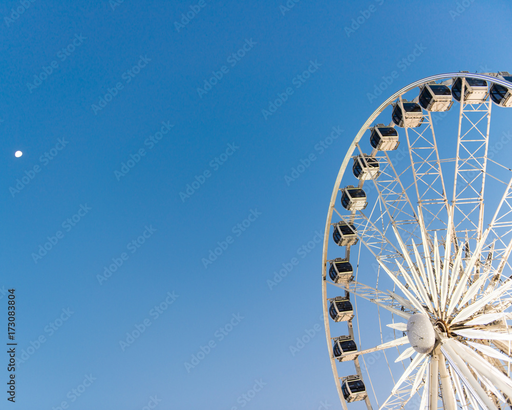 Fototapeta premium cape town ferris wheel is shining 