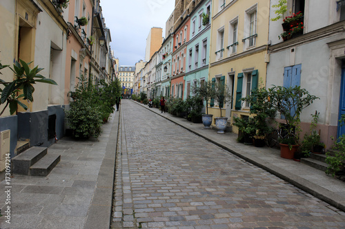 Fototapeta Naklejka Na Ścianę i Meble -   Paris - Rue Crémieux