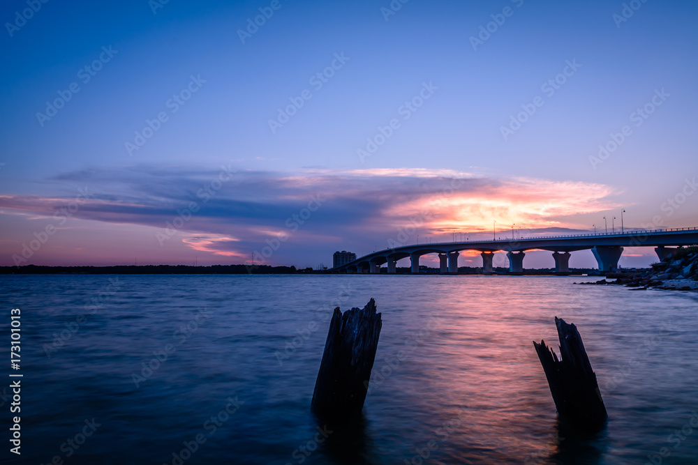 Obraz premium Hathaway Bridge