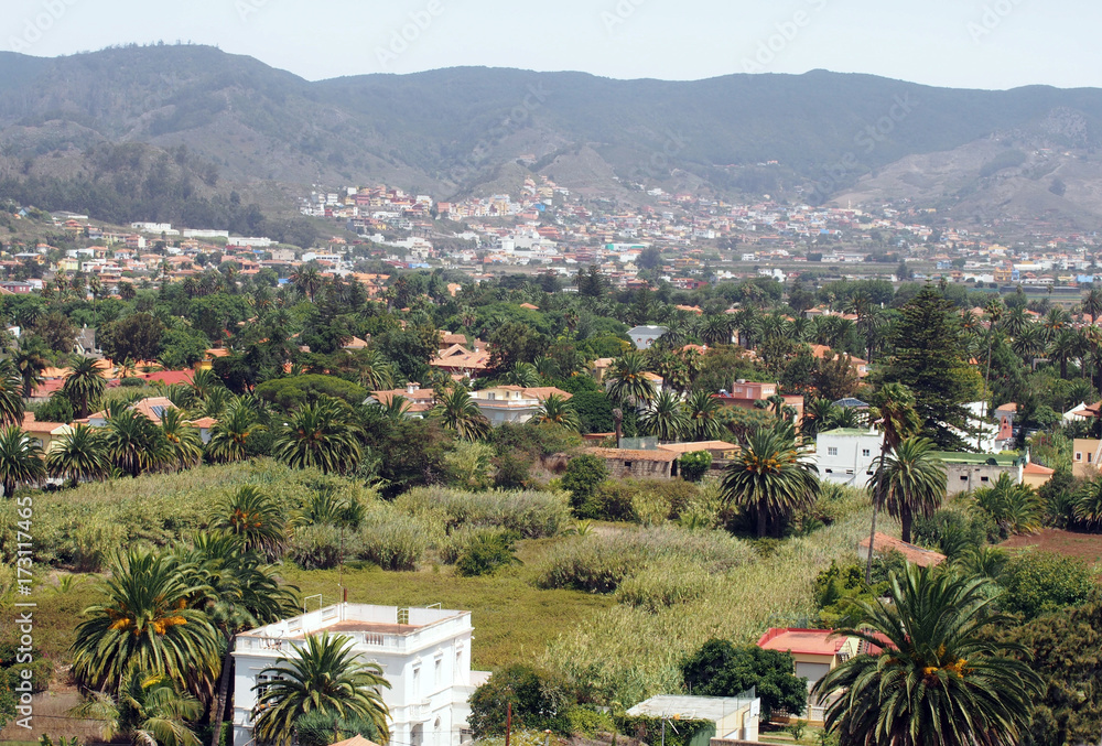Obraz premium cityscape view of La Laguna in Tenerife panoramic view with houses gardens and mountains
