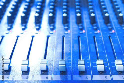 Wallpaper Mural Slide the volume control of the mixer. Torontodigital.ca