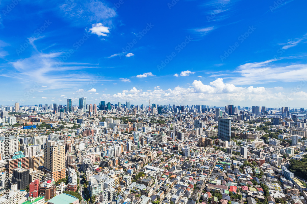 東京　青空と都市風景