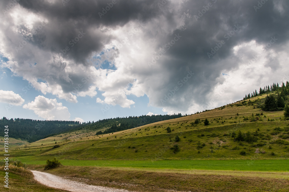 Obraz premium Cloudy landscape.