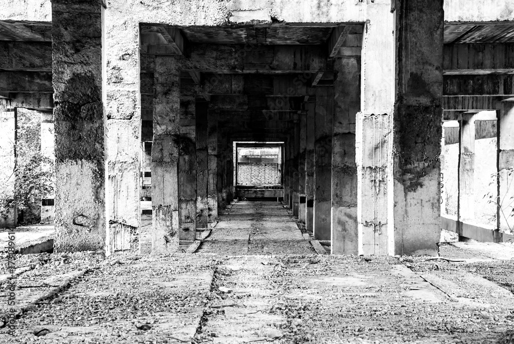 Fototapeta premium Abandoned unfinished building 