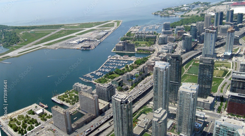 Fototapeta premium Aerial panorama of Toronto, Ontario, Canada.