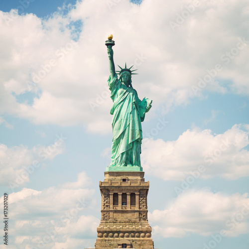 Wallpaper Mural Statue of Liberty, New York, USA Torontodigital.ca