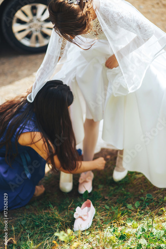 the bride wears the Shoe