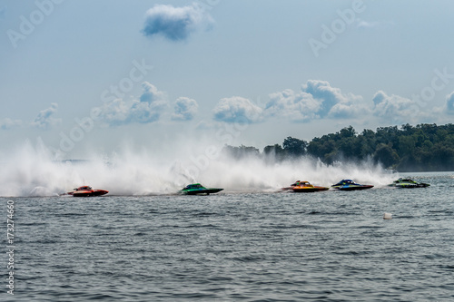 4 hydroplanes racing