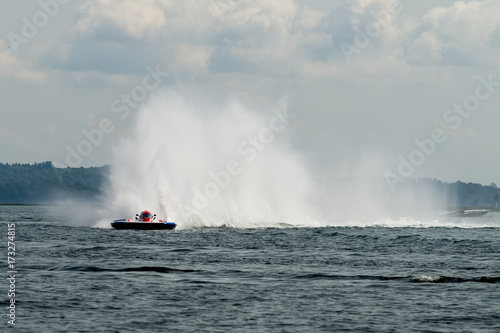 hydroplanes with rooster tail plume