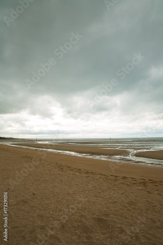 Mar  e basse sur la plage d Houlgate