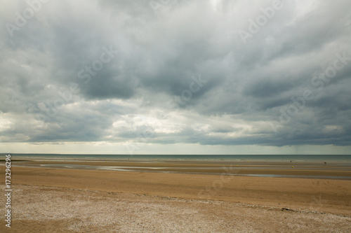 Ciel orageux sur la plage de Villers-sur-Mer 