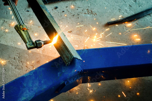 Cutting steel with gas torch