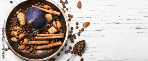 Naklejka kawa po turecku z figami