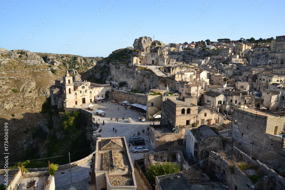 Matera - i Sassi e chiesa di San Pietro Caveoso Matera - i Sassi e chiesa di San Pietro Caveoso