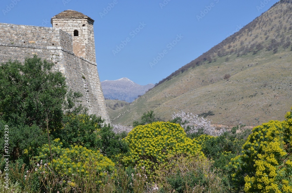 Forteresse maritime de Porto Palermo, sur la route côtière reliant Sarande à Vlora