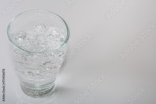 Wasserglas mit textfreiraum