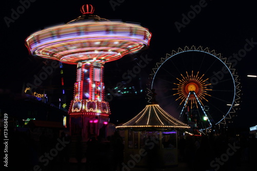 Kettenkarusell und Riesenrad VII